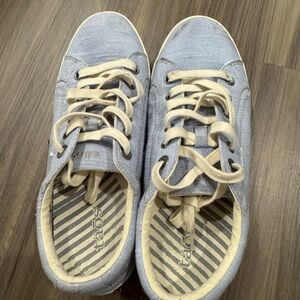 Taos Footwear Blue and Cream Women's Shoes